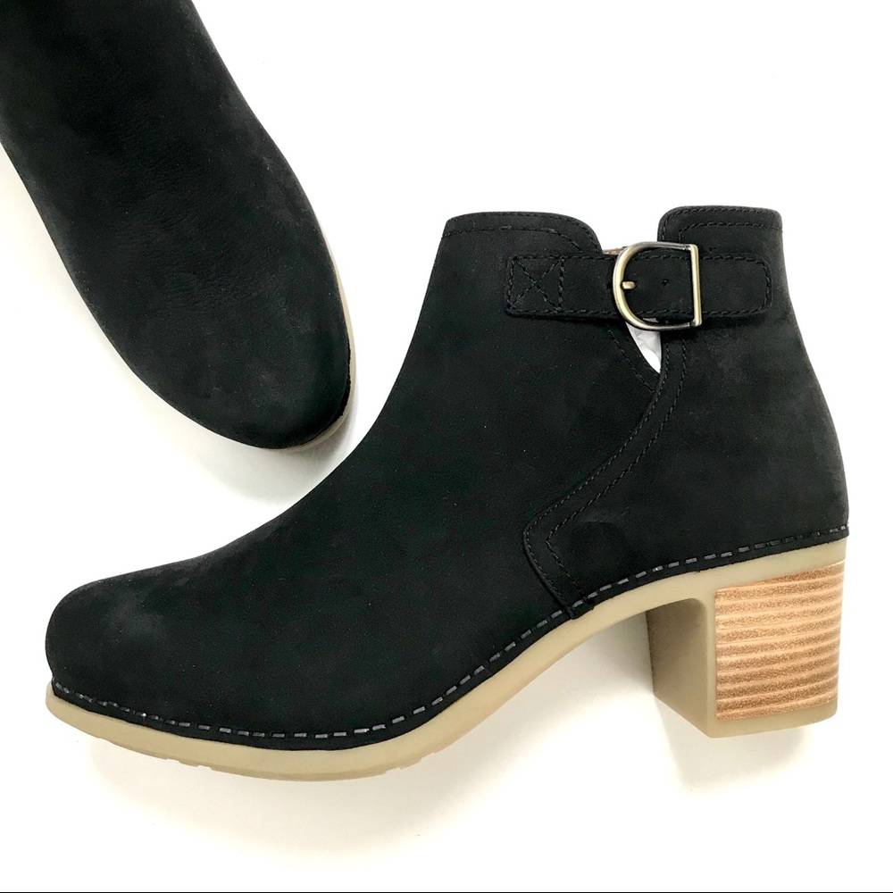 New✨ DANSKO “Henley” Short Black Booties
